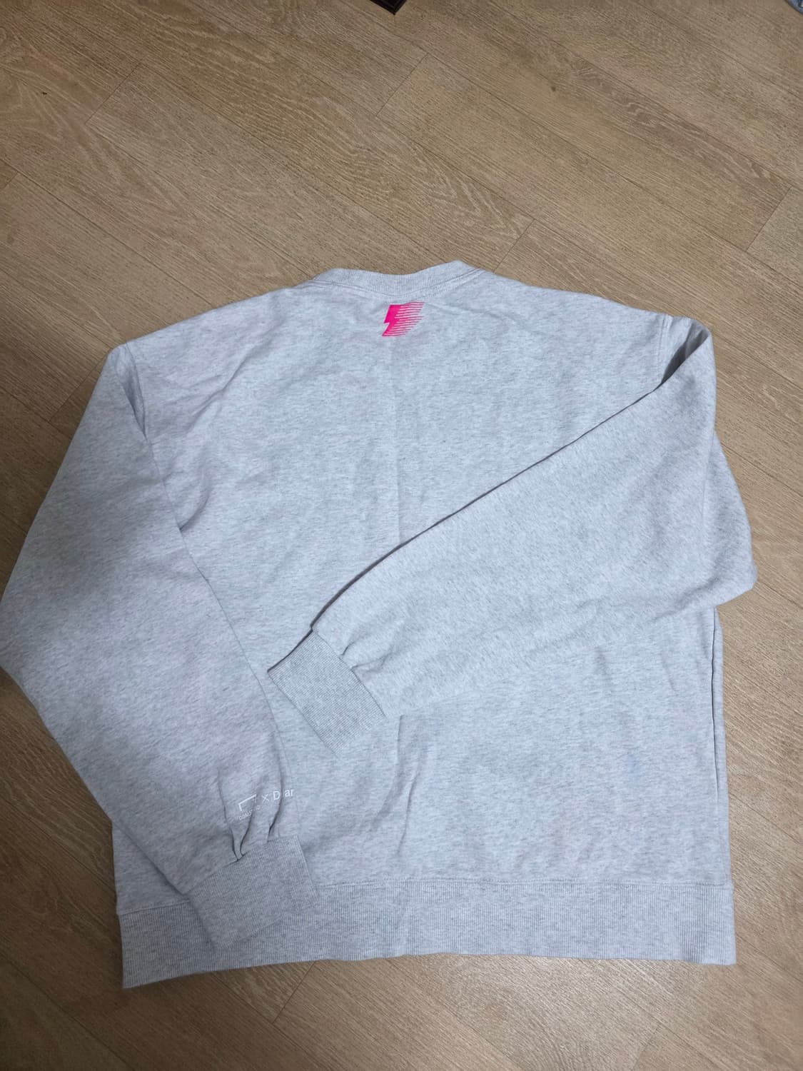 골스튜디오x닥터자르트 시카페어 핑크타이거 맨투맨 L 상품이미지6