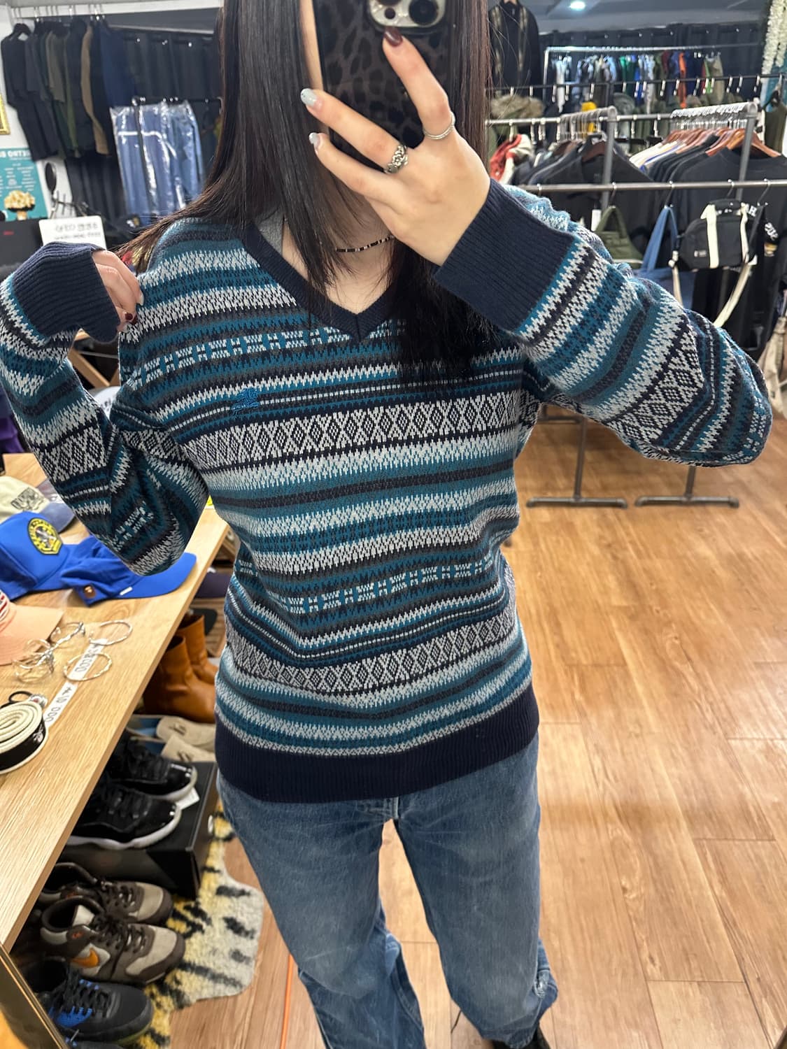 버버리 페어아일 브이넥 니트 상품이미지1