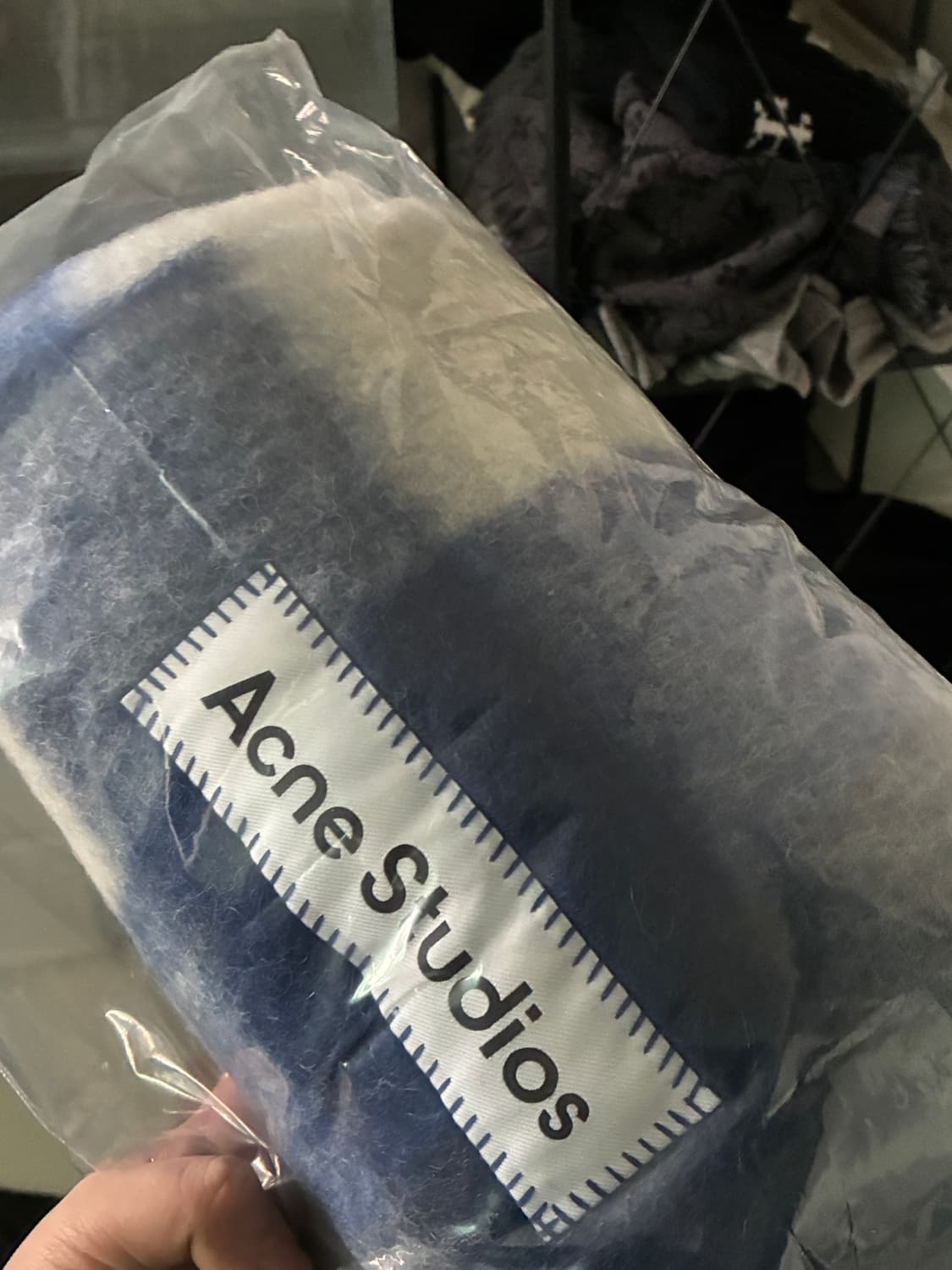 아크네스튜디오 머플러 상품이미지1