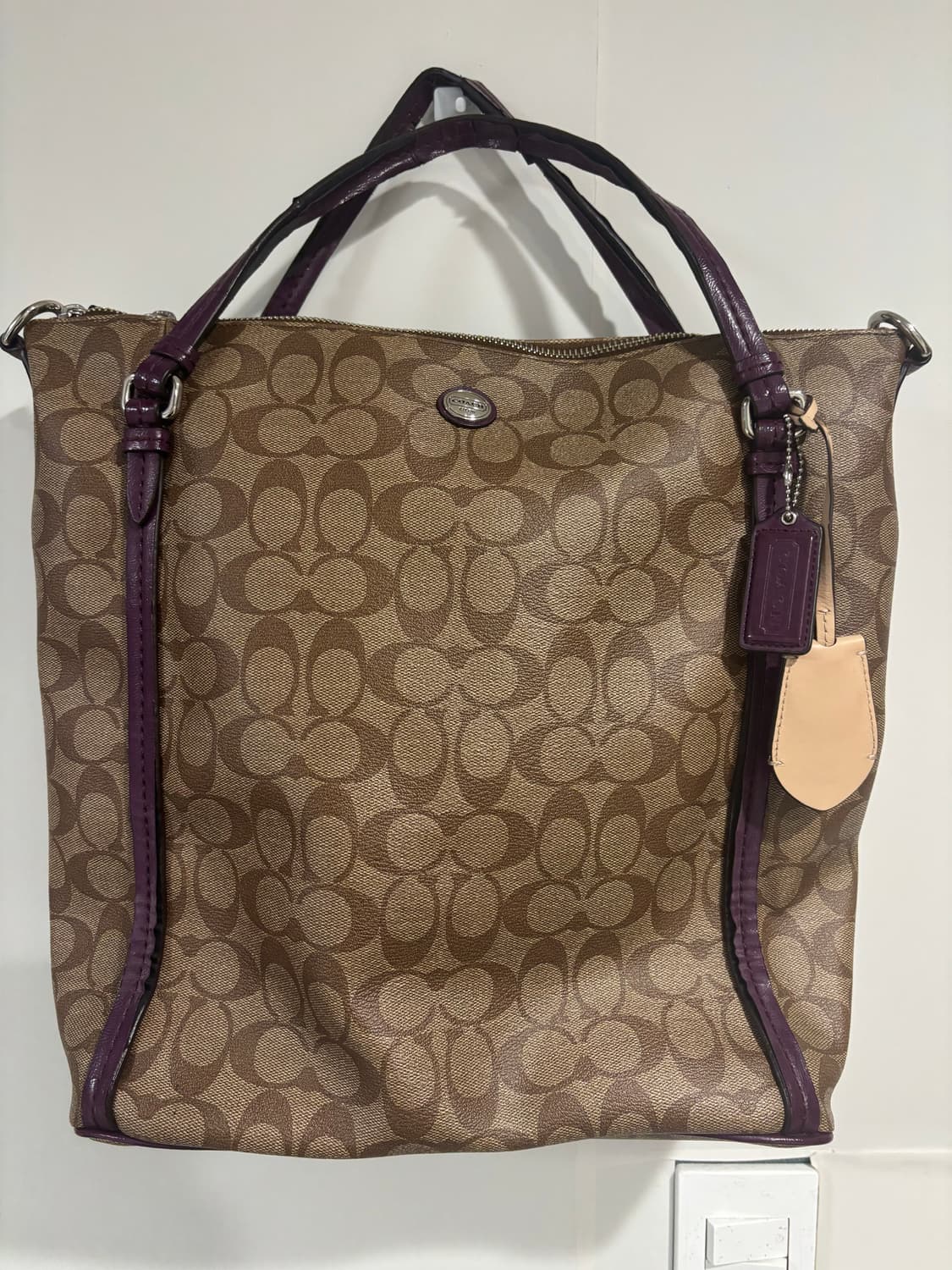 💜 PLUM COACH 코치 시그니처 캔버스 토트백 (퍼플 라인)  상품이미지1