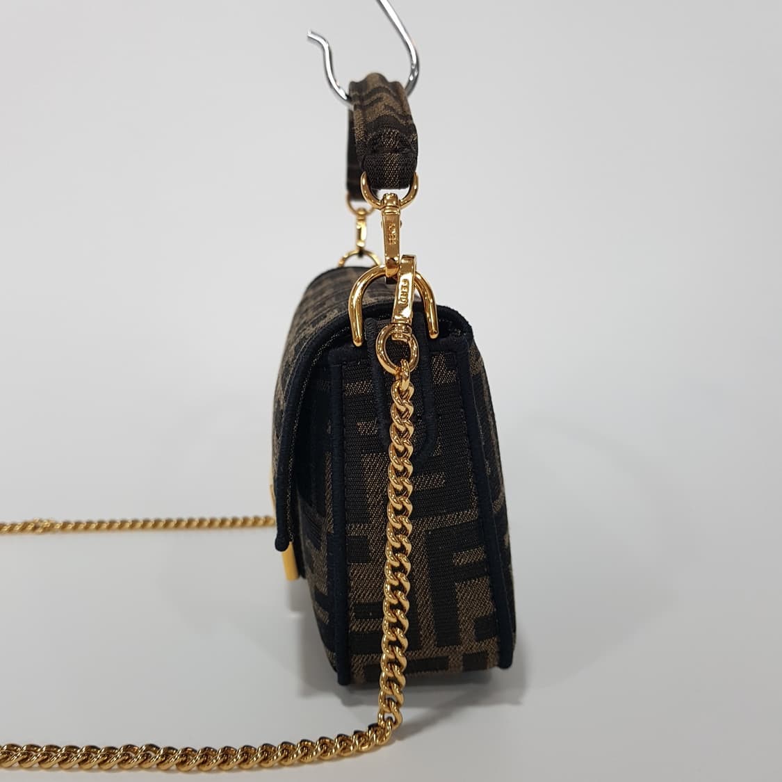 펜디 미니 바게트백 8BS017A6V5F17U4  상품이미지4