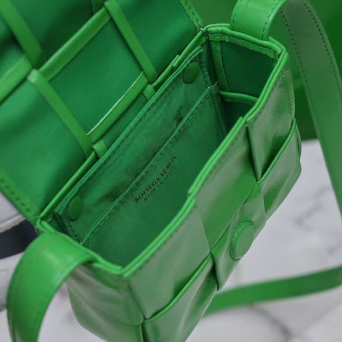 보테가 베네타 카드 케이스 카프스킨 패러킷 상품이미지6