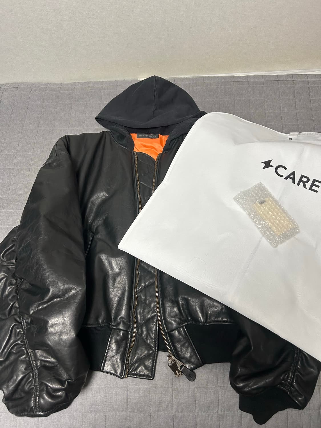 [M] 발렌시아가 레더 후드 봄버 가죽 자켓 상품이미지1