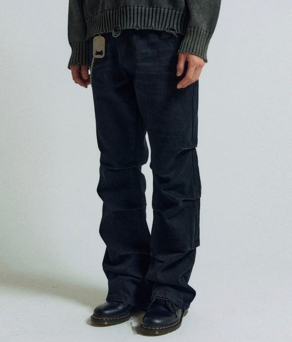 슬로우애시드 얼터네이트 턱 플레어 데님 팬츠 블랙 L 상품이미지1