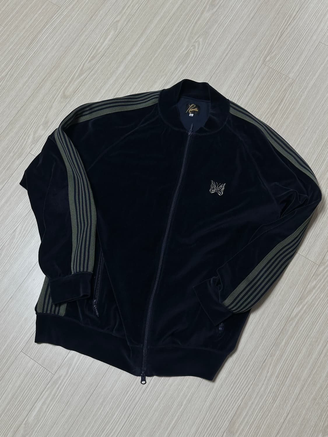 니들스 트랙자켓 벨루어 네이비 벨벳 상품이미지3