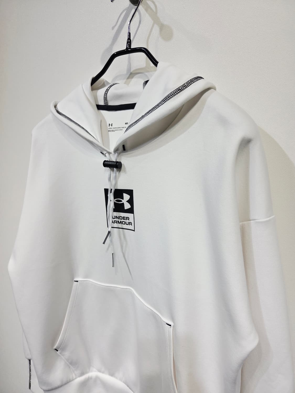 언더아머 안감기모 화이트 로고 후드티_M 상품이미지3