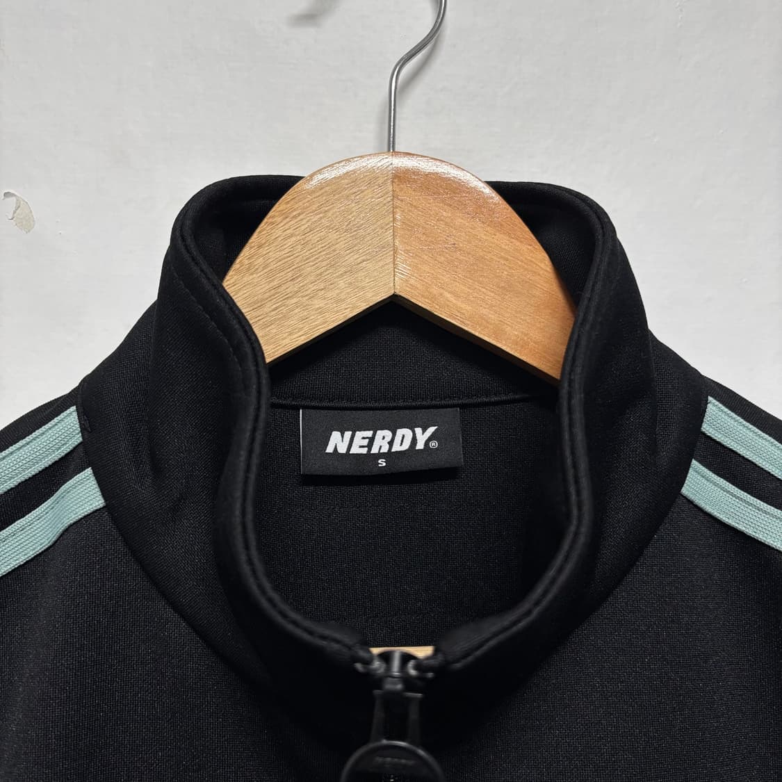 널디 블랙 트랙탑 상품이미지3