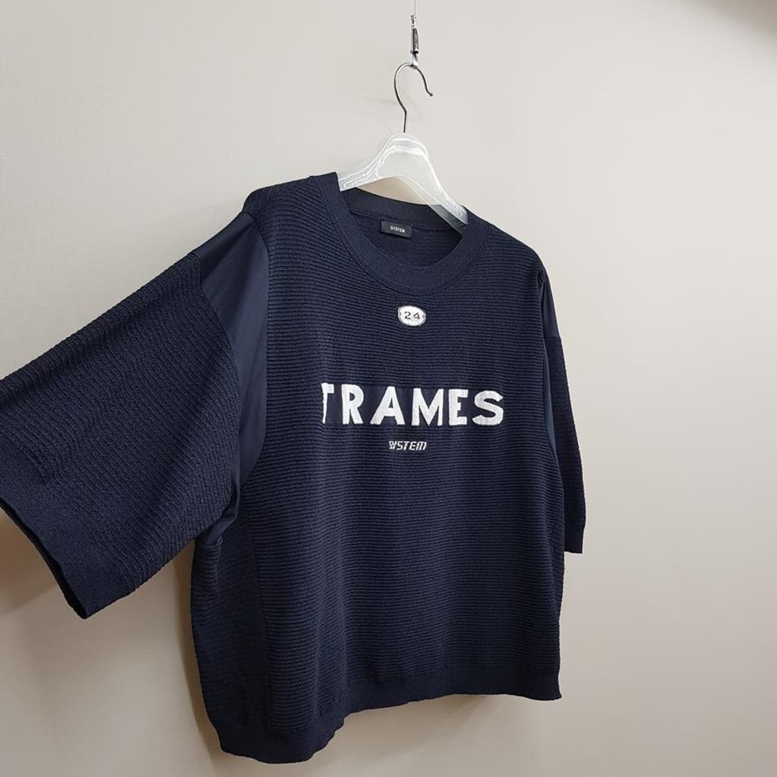 한섬 시스템 2023 로고 자수 오버핏 반팔 니트 F90 사이즈 상품이미지3