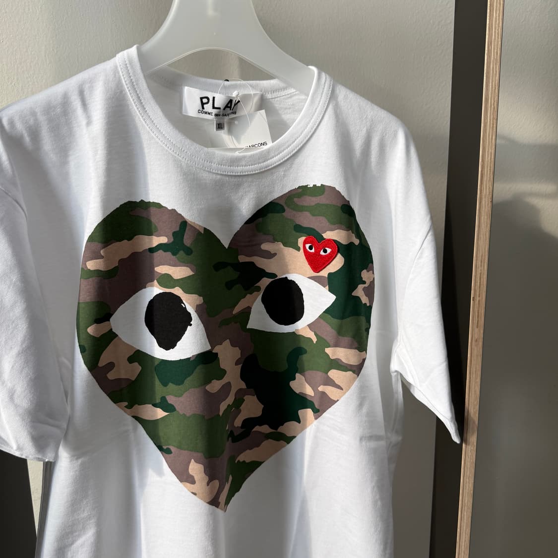 꼼데가르송 플레이 카모 플라주 반팔 티셔츠 화이트  상품이미지2