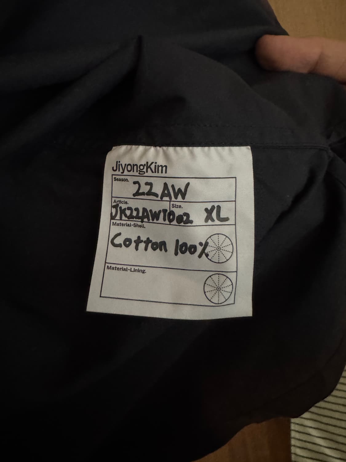 지용킴 22AW 셔츠 네이비 상품이미지4