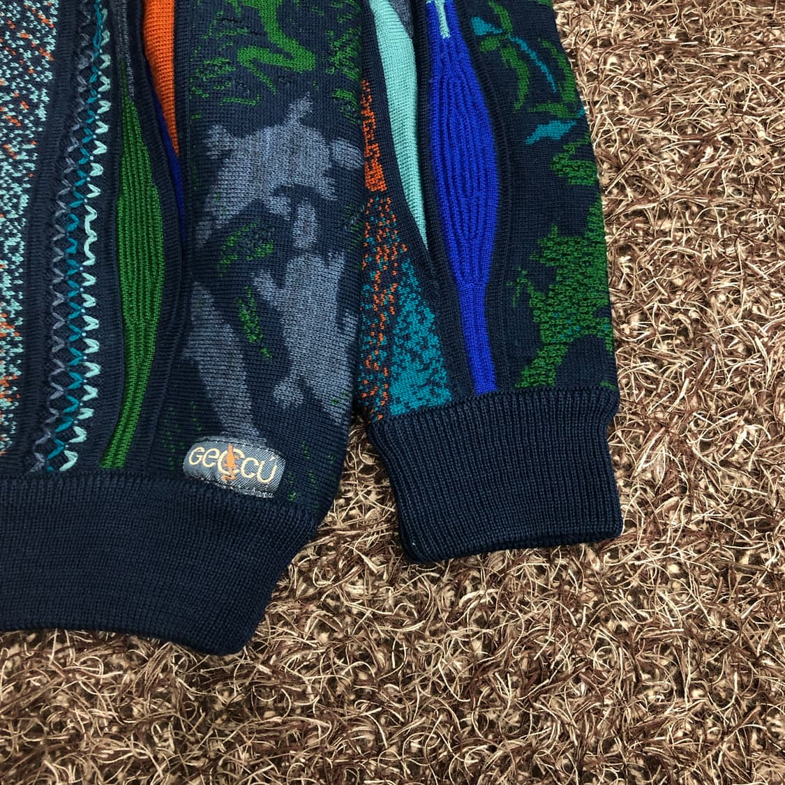 Geocu 게오쿠 멀티컬러 케이블 패턴 카라 니트 상품이미지3