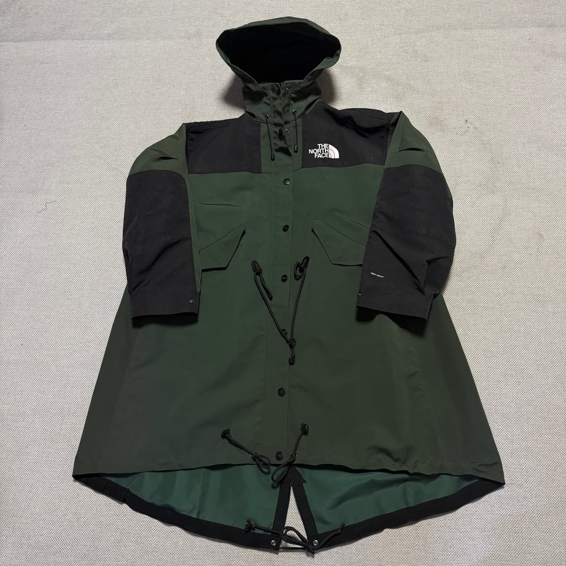 노스페이스x사카이 드라이벤트 롱 자켓 상품이미지1