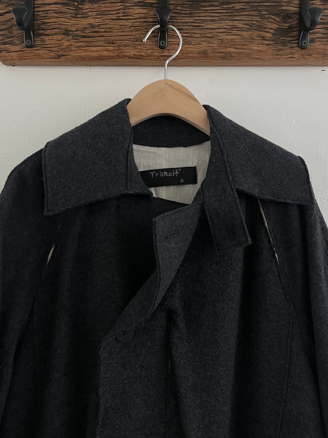 TRANSIT 트랜짓 딥차콜 컬러 집업 롱 코트 상품이미지6