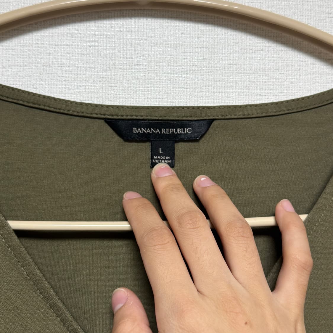 바나나리퍼블릭 카키색 프릴 블라우스 상품이미지2