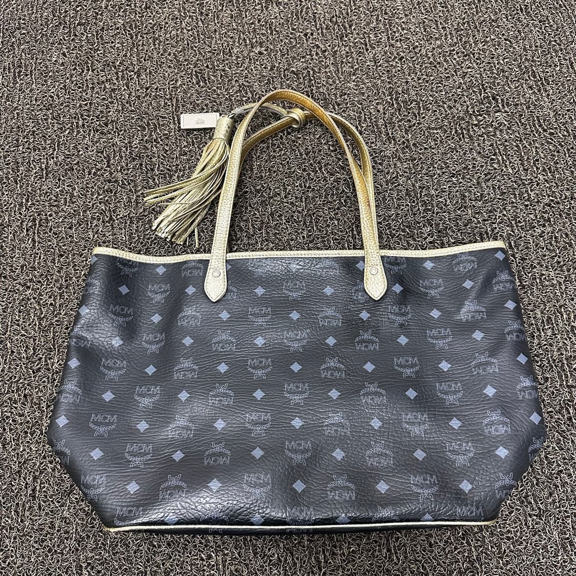MCM 엠씨엠 라이언 비세토스 여성 토트백 상품이미지5