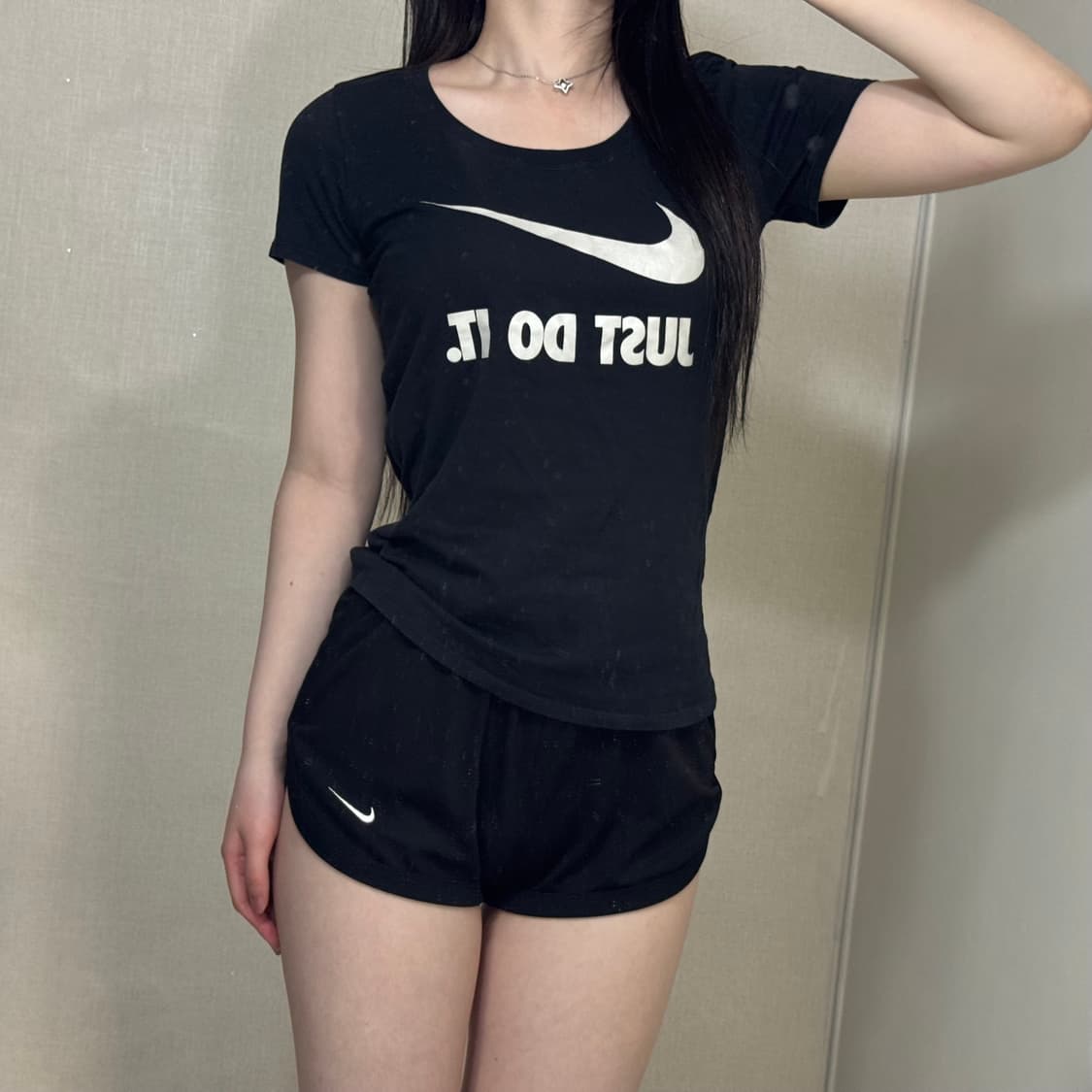 나이키 빅 스우시 저스트두잇 반팔티 🤍🖤 상품이미지1