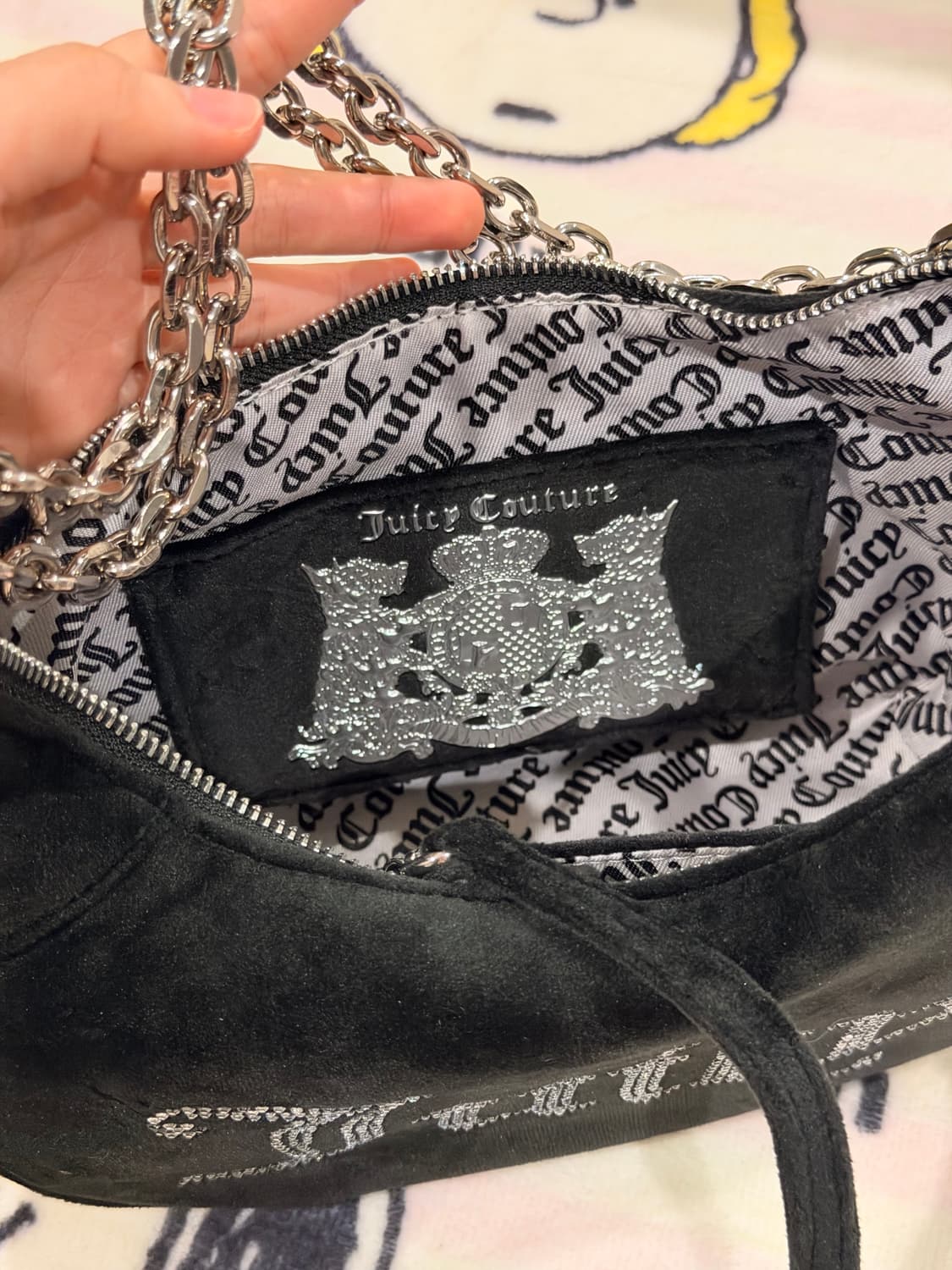 [신상✨프리뷰세일] 쥬시꾸뛰르 블랙 벨벳 체인호보백  상품이미지5