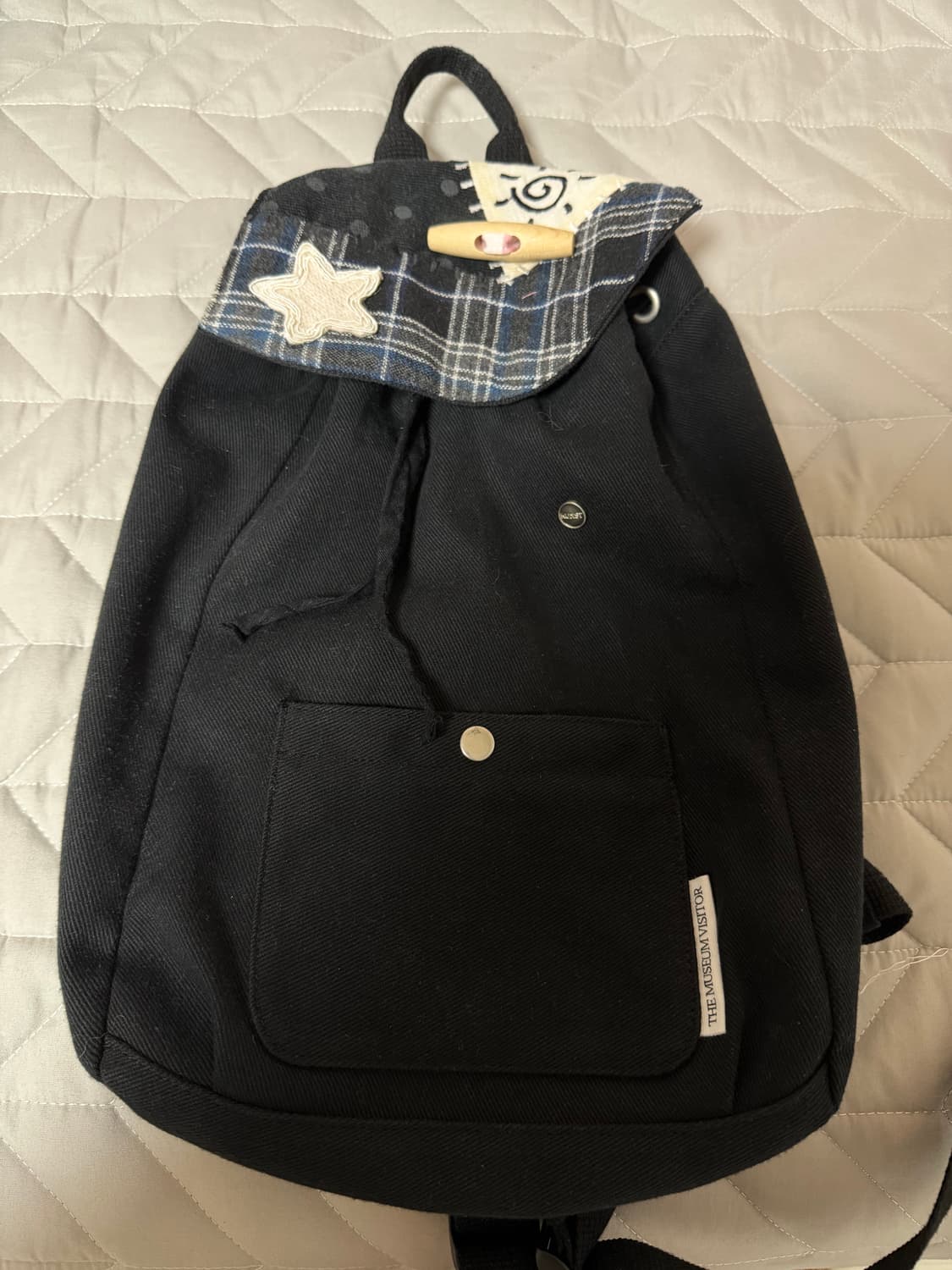 더뮤지엄비지터 백팩 상품이미지1
