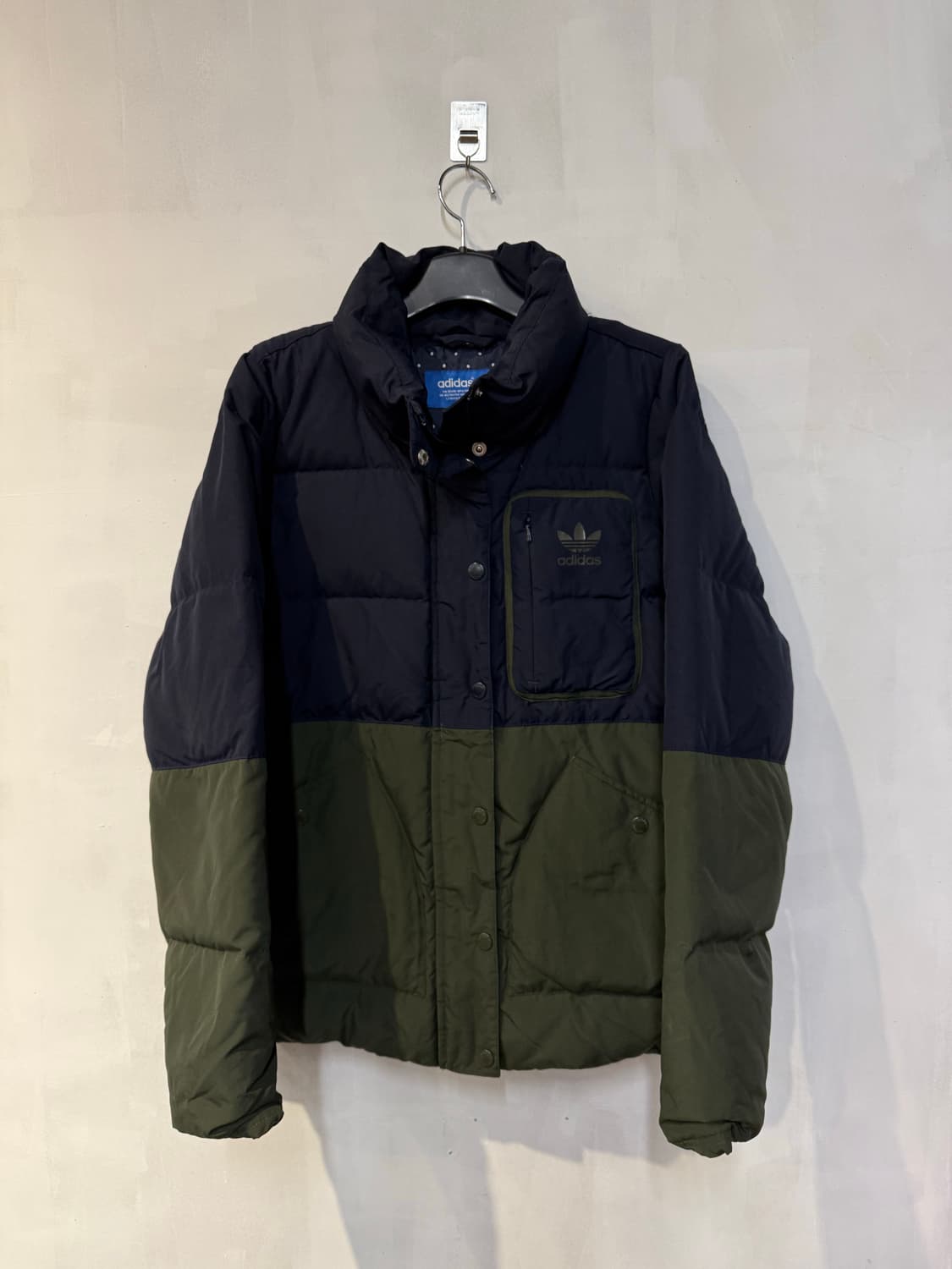 아디다스 네이비,그린 패딩 상품이미지1