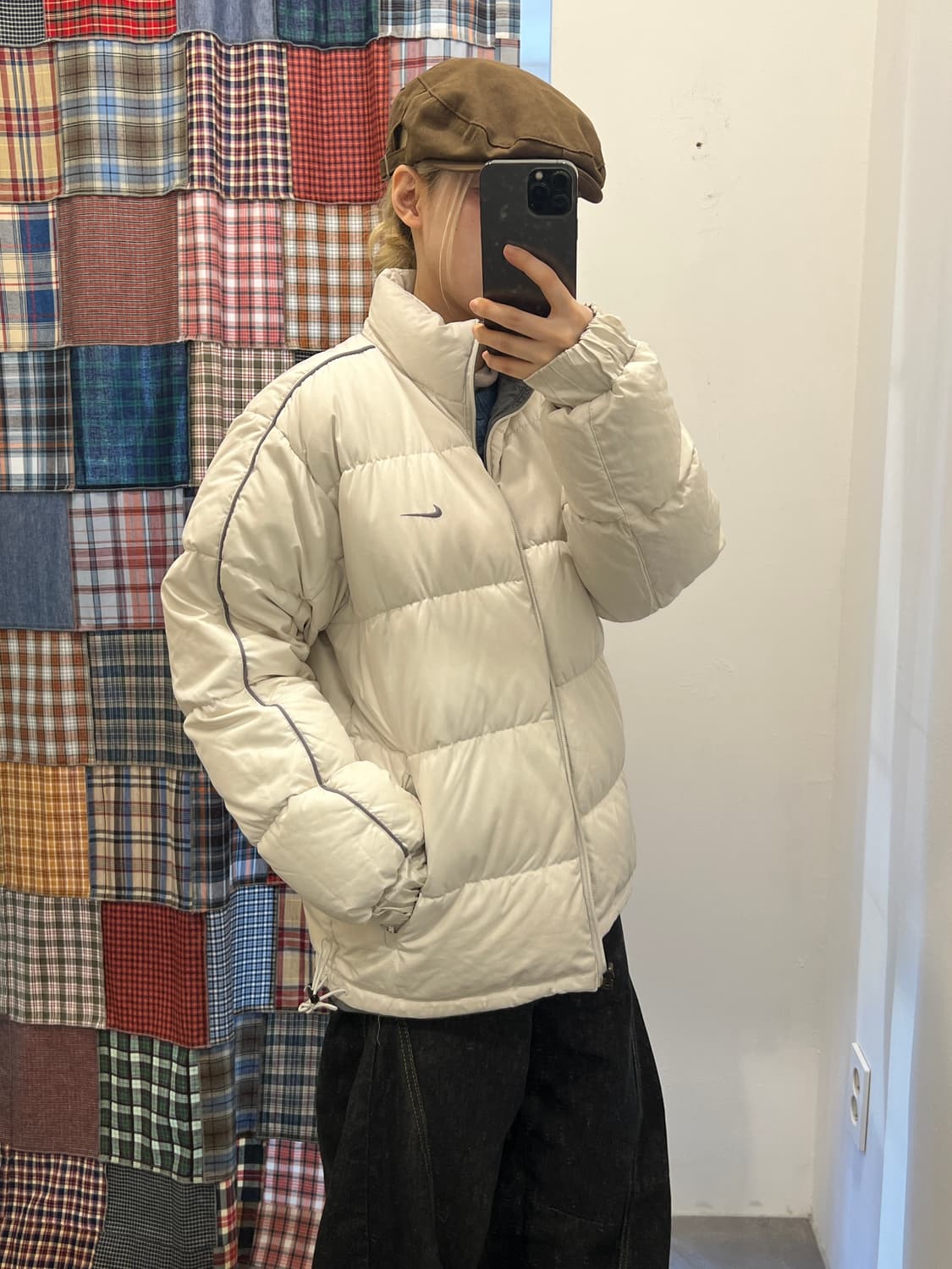 나이키 화이트 실버 푸퍼 패딩 상품이미지2