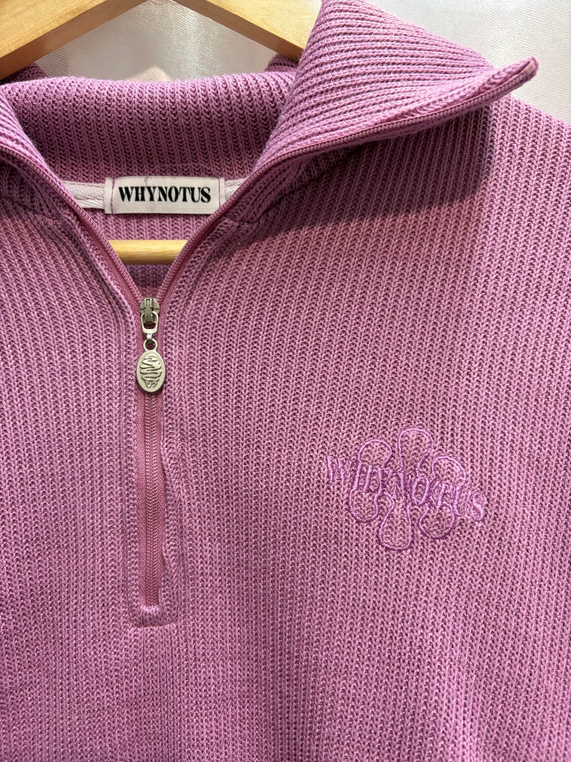 와이낫어스 핑크퍼플 크롭 맨투맨 상품이미지3