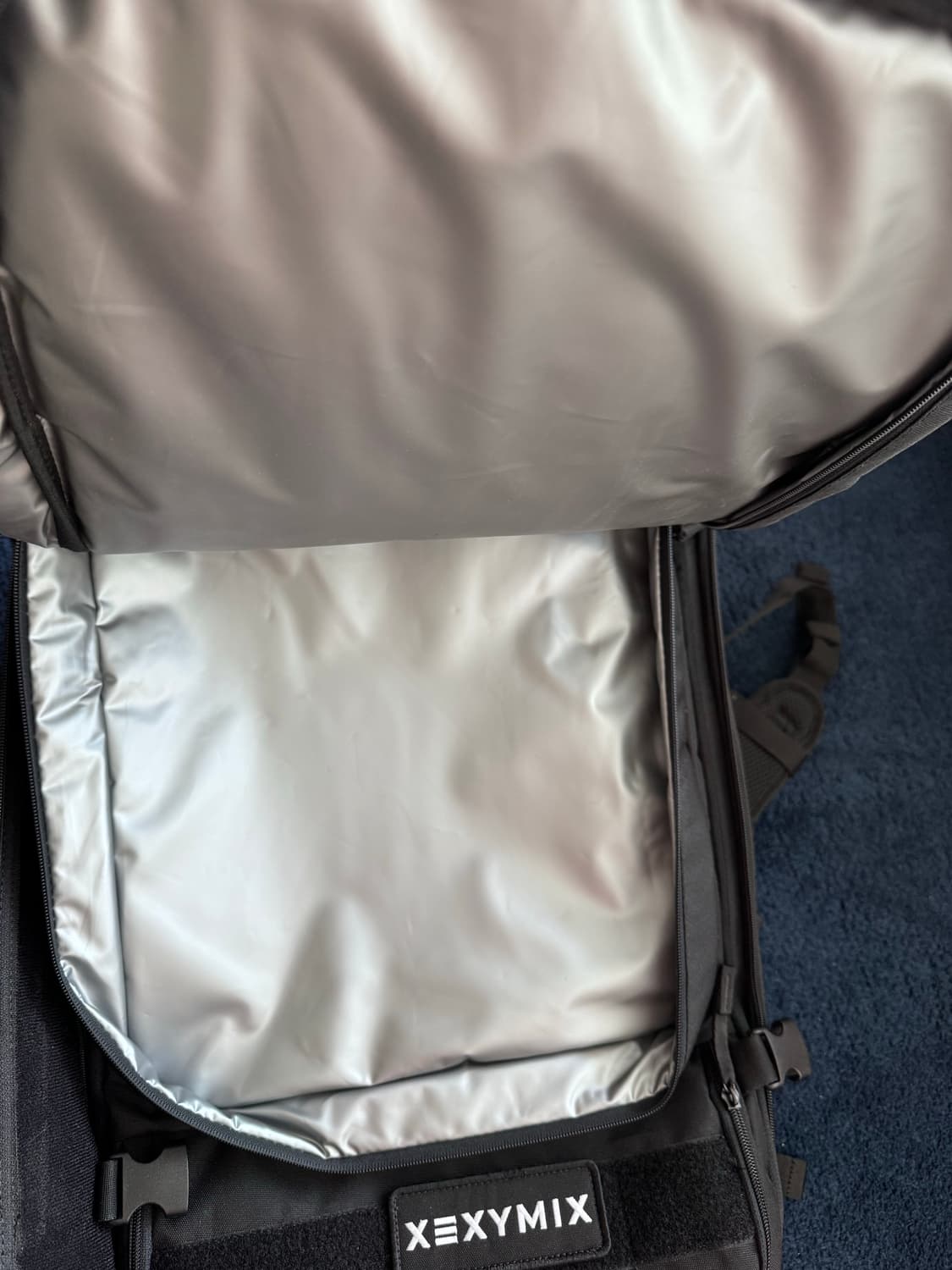 젝시믹스 오버업 멀티 짐 코듀라 백팩입니다.  상품이미지5