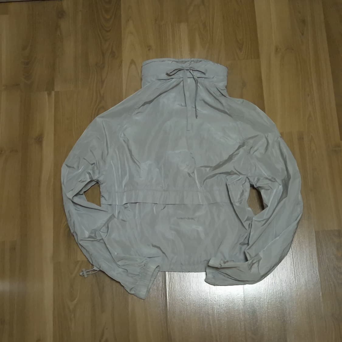 아일릿 코어 파르티멘토 윈드브레이커 상품이미지3