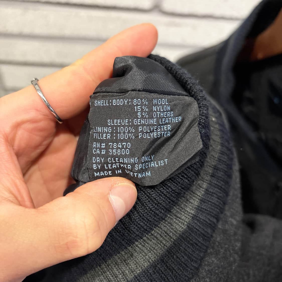 USA VINTAGE 제뉴인 레더 울 바시티 자켓 퀼팅안감 디테일 블랙 상품이미지7