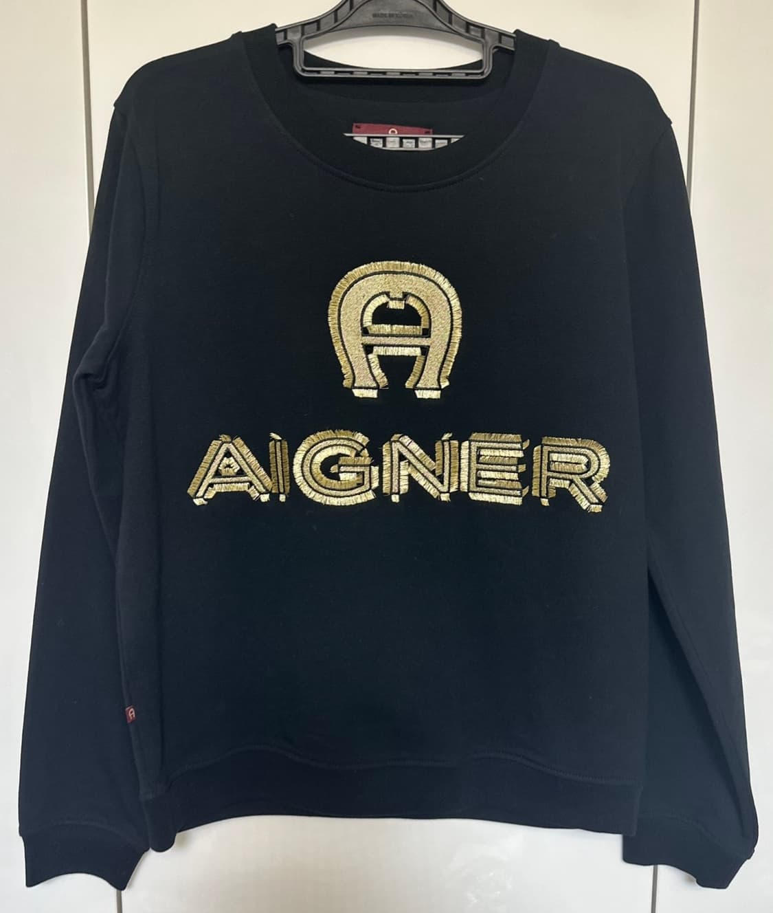 아이그너 한정판블랙 맨투맨 골드 로고  상품이미지2