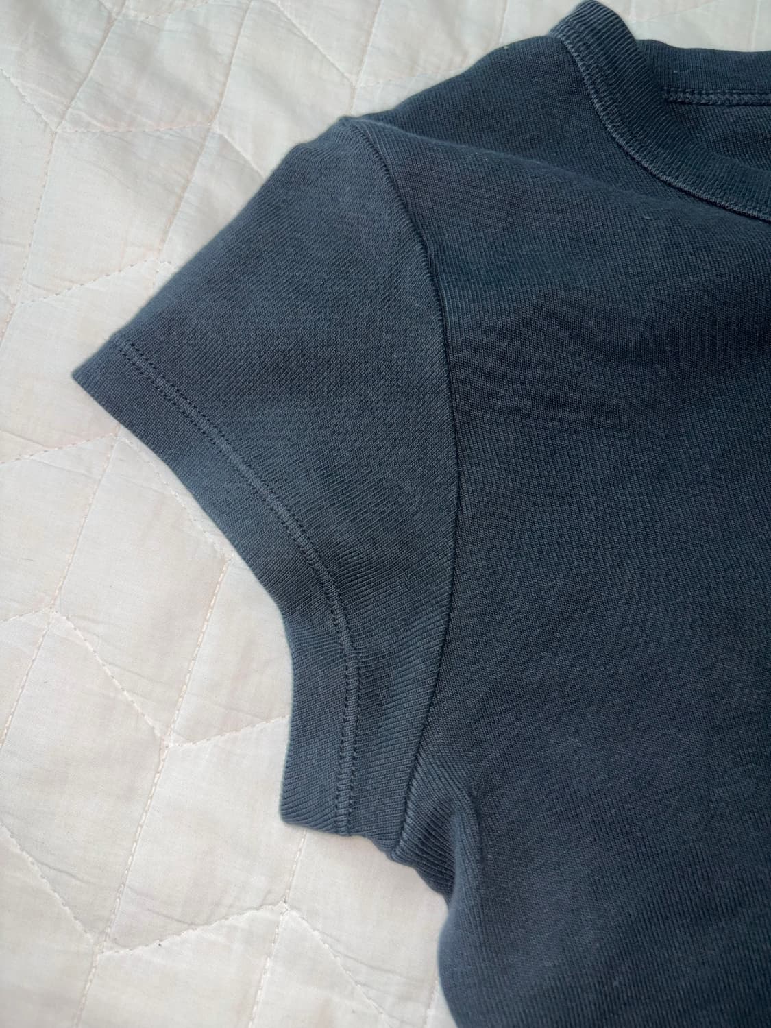 브랜디멜빌 뒷 프린팅 블랙 반팔티 상품이미지3