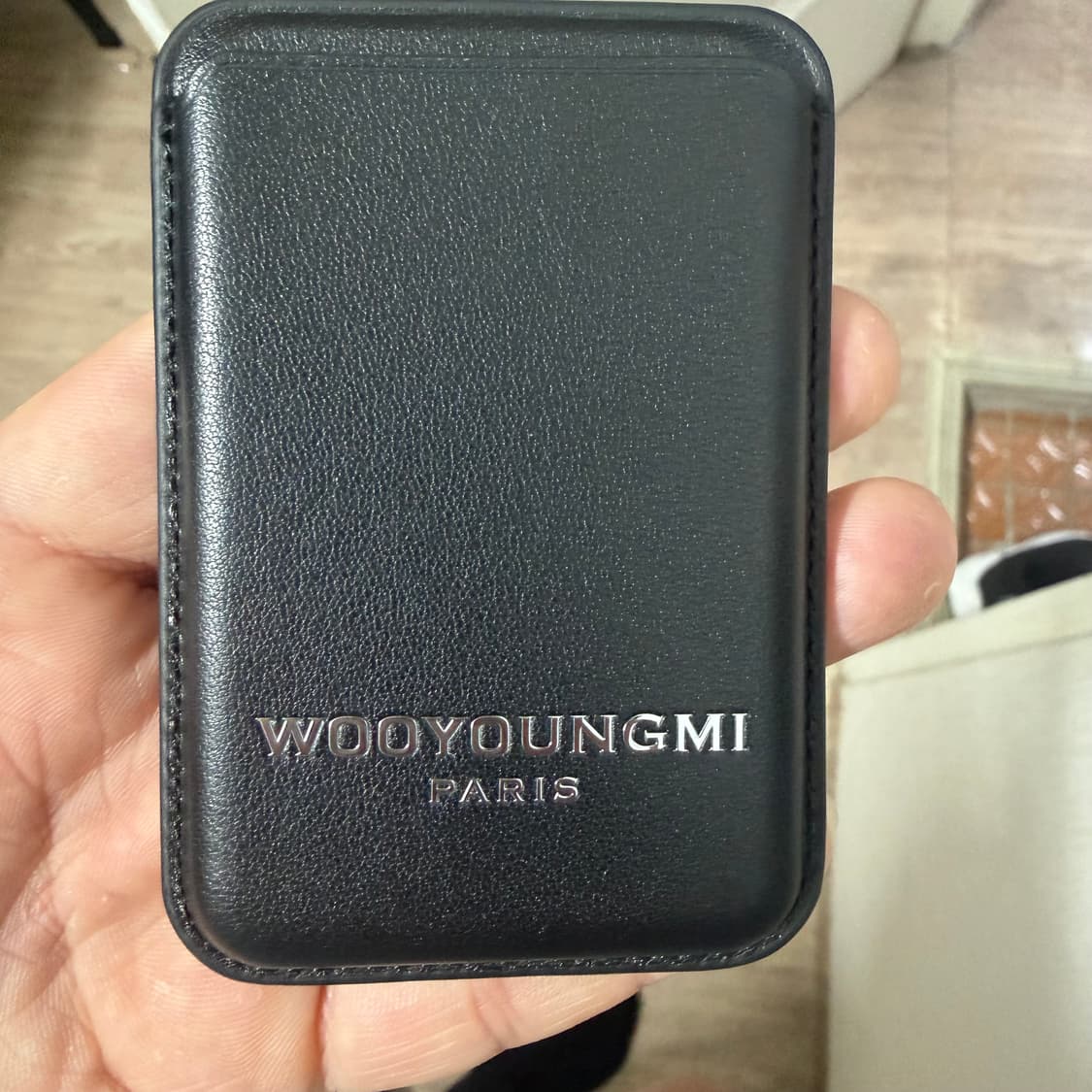 우영미 블랙 아이폰 마그네틱 로고 카드 케이스 상품이미지1