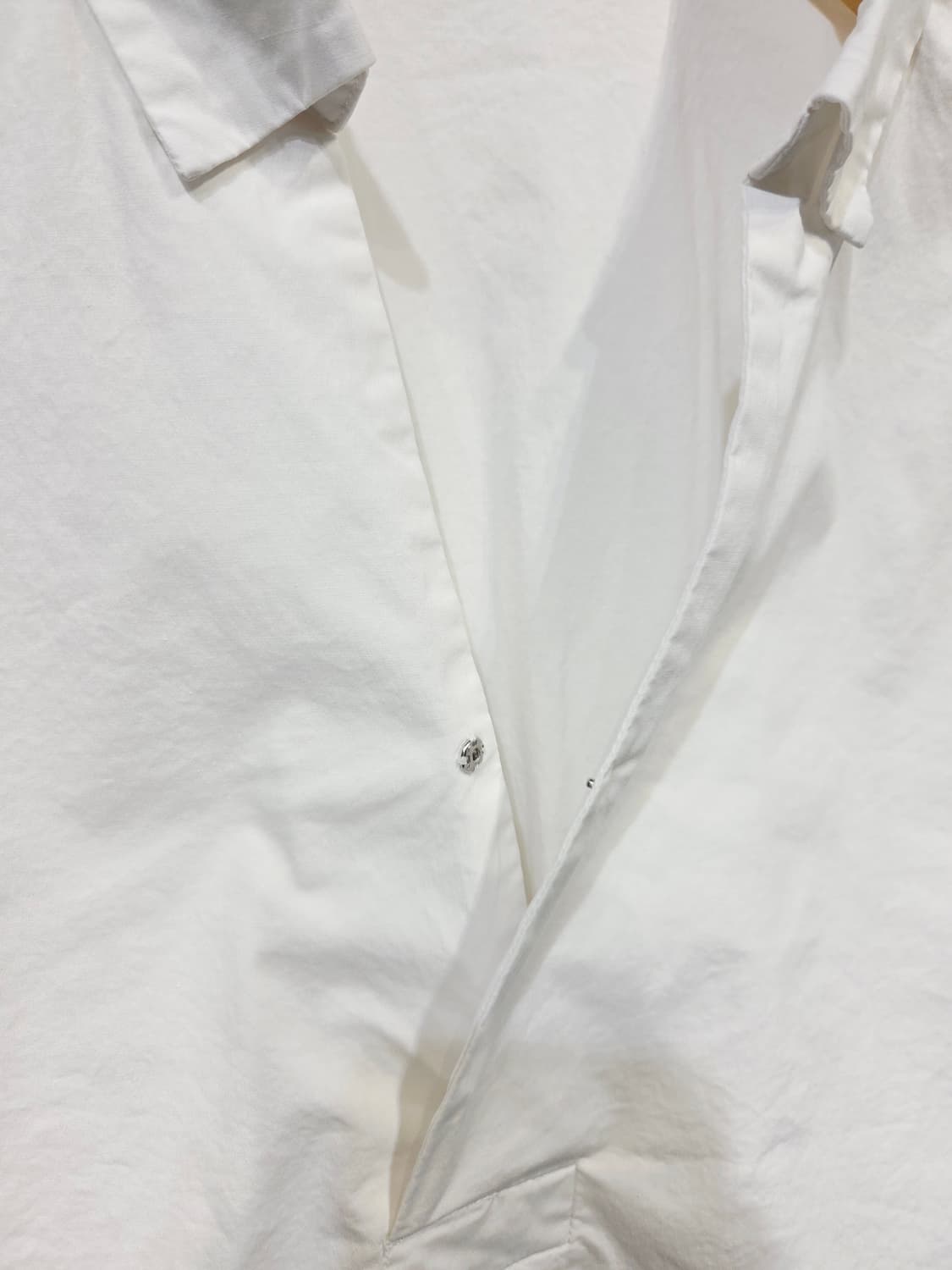 TIME 타임 브이넥 스냅 화이트 셔츠 상품이미지3