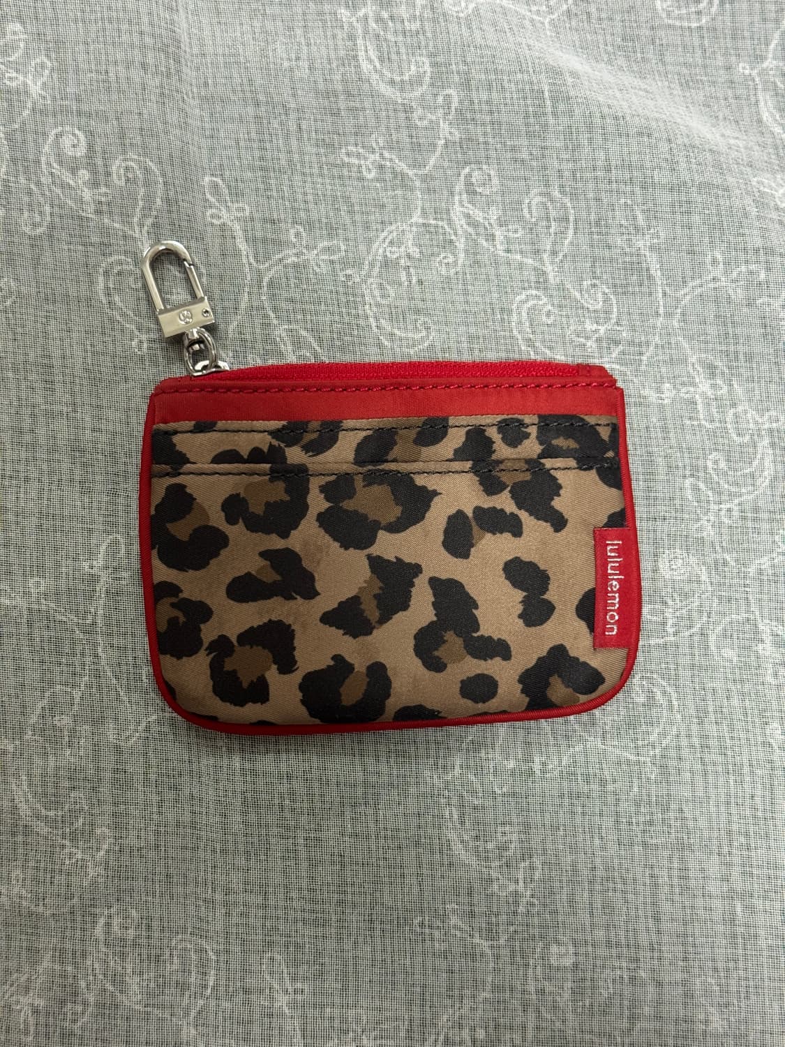 룰루레몬 레오파드 키링 카드지갑 상품이미지1