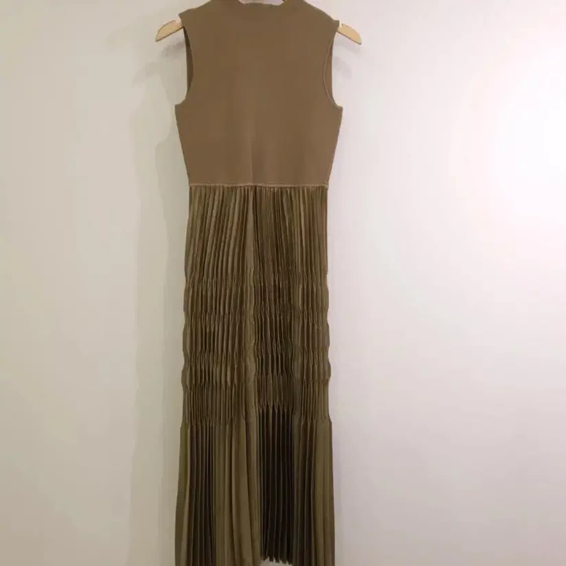 Theory 니트 플리츠 원피스 M 상품이미지4