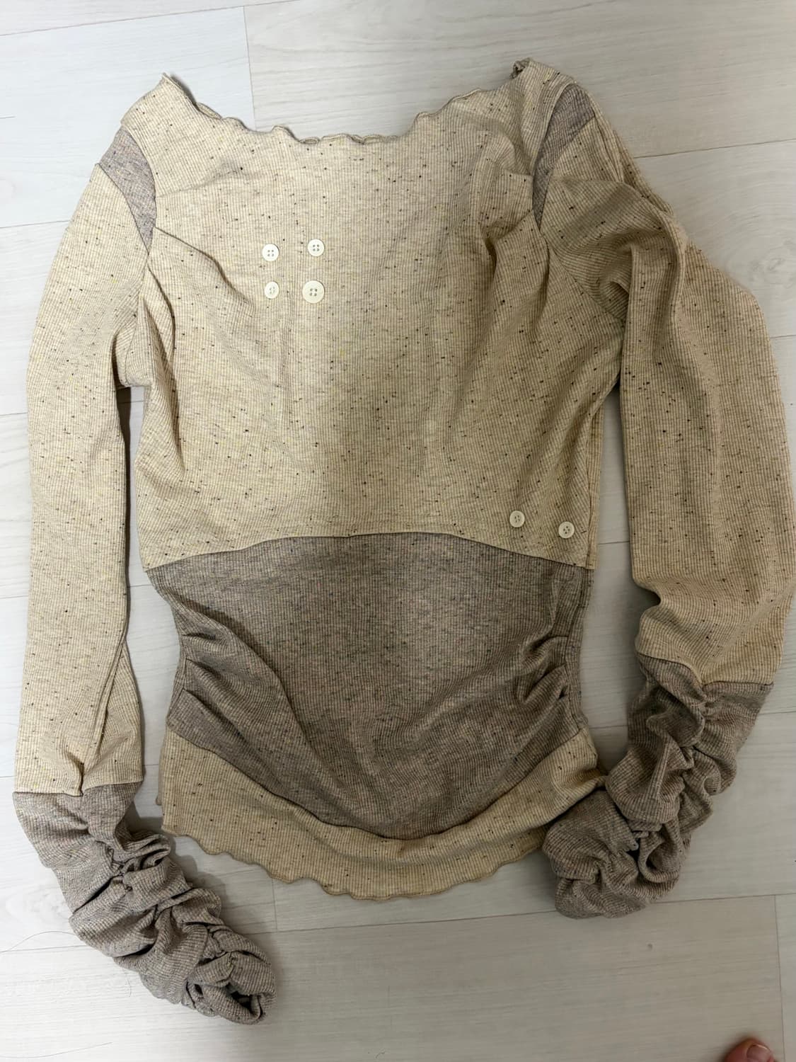 오트밀 단추 콩 티셔츠 상품이미지2