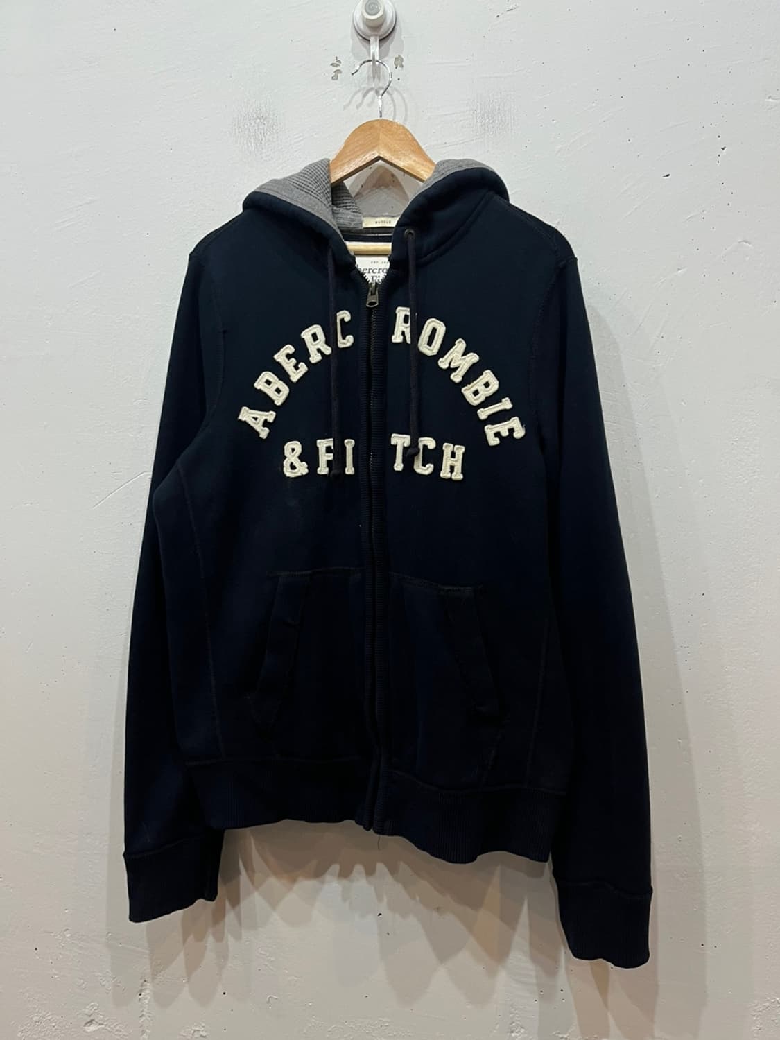 아베크롬비 아플리케 후드집업 네이비  상품이미지1