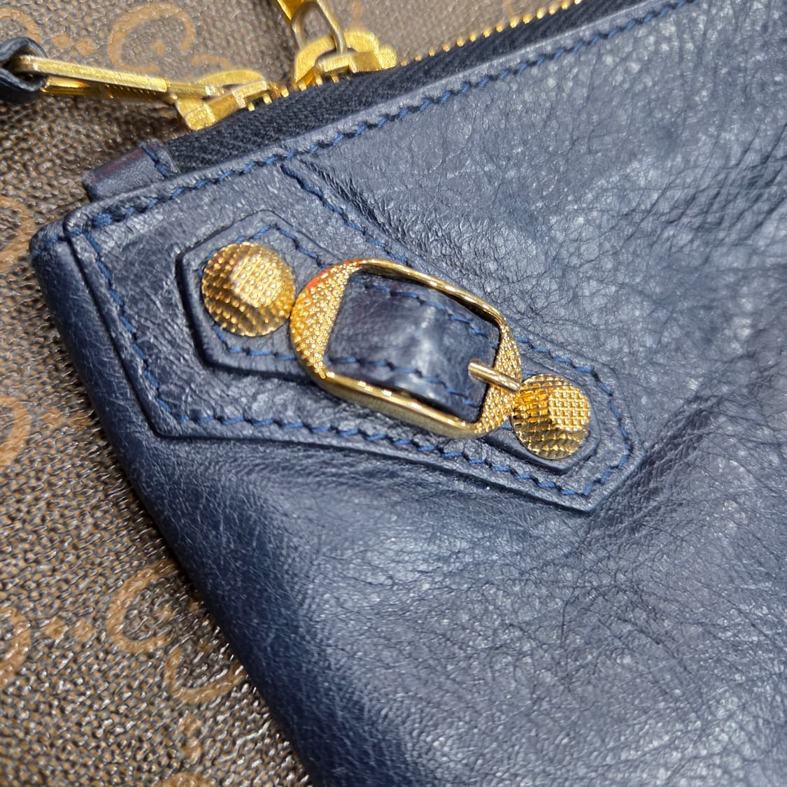 발렌시아가 모터 클러치백 상품이미지2