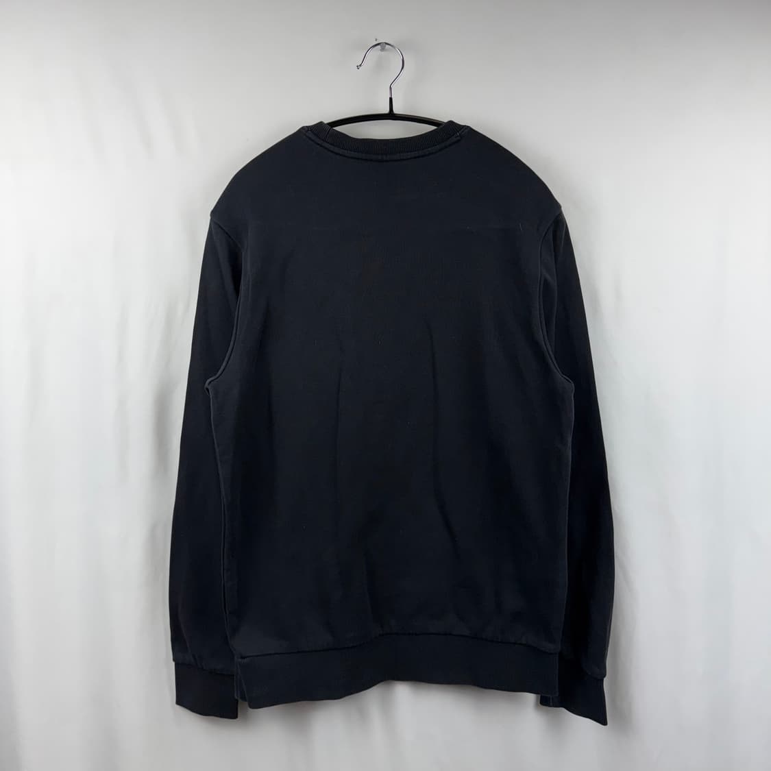 (M) 휠라 자수로고 맨투맨 블랙 상품이미지6