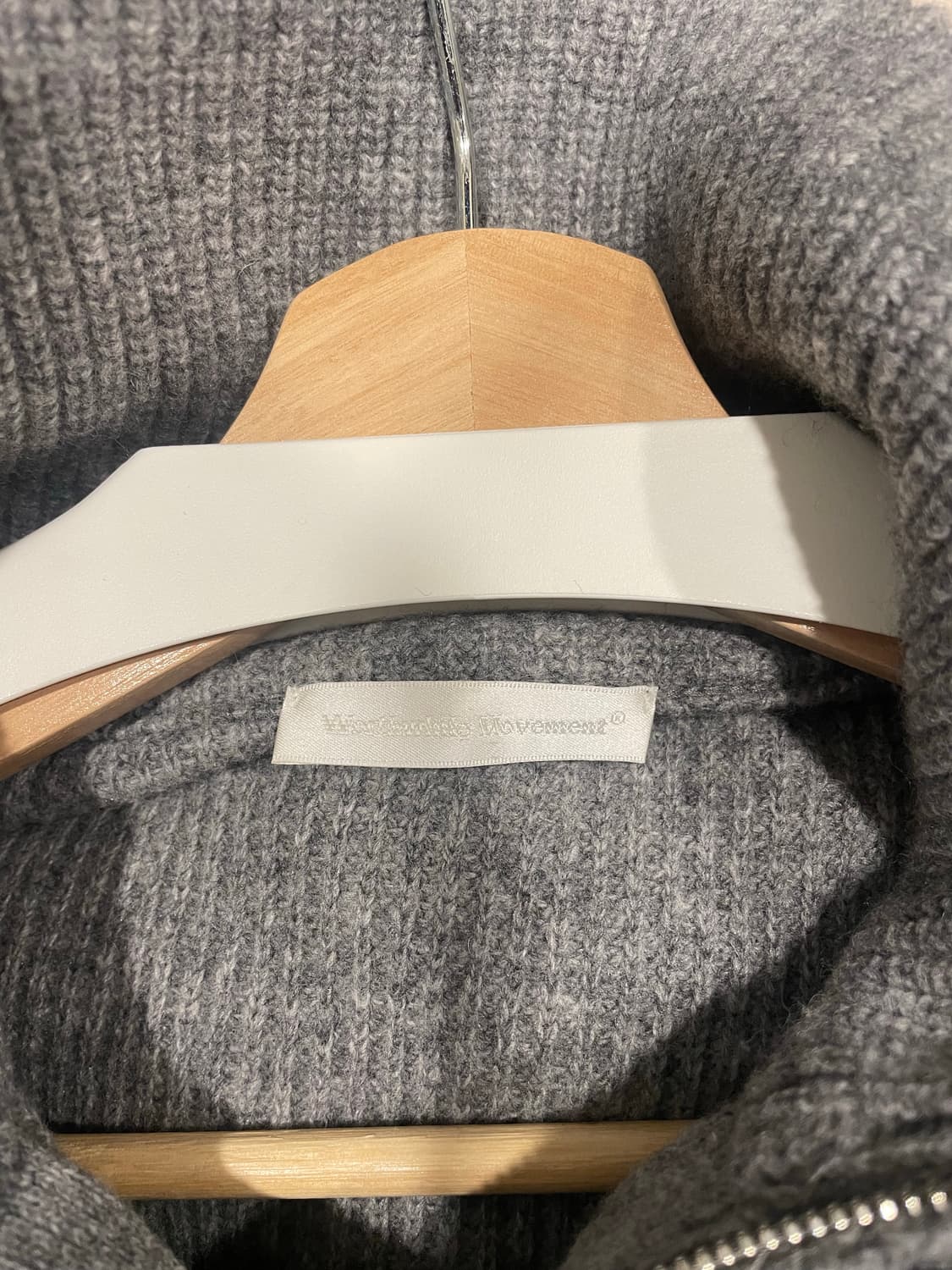 월스와일무브먼트 니트 상품이미지3