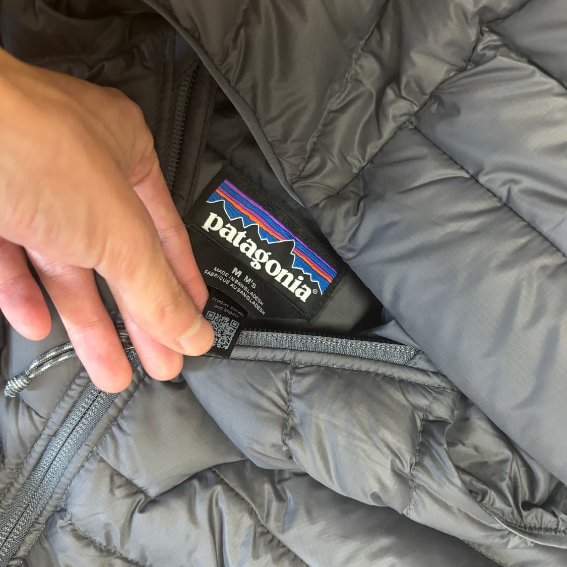 [M] 25FW 파타고니아 멘즈 다운 스웨터 후디 극미중고 상품이미지3