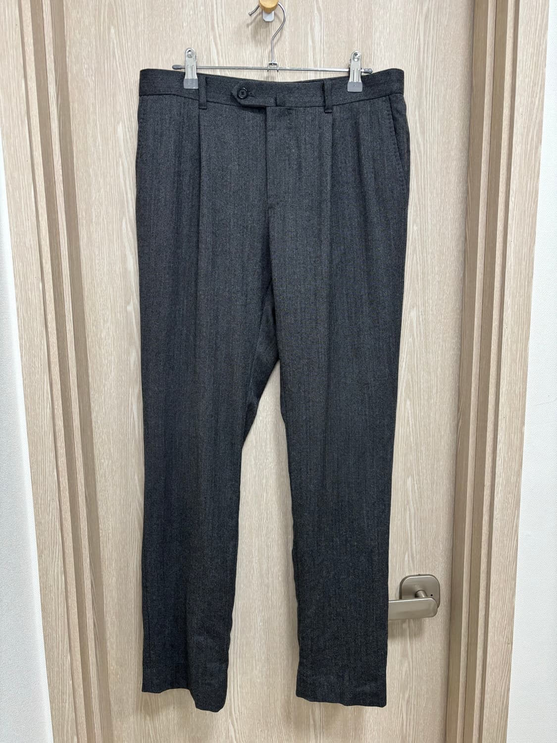 맨온더분 원턱 추동 울 슬랙스48/32"/그레이 상품이미지1