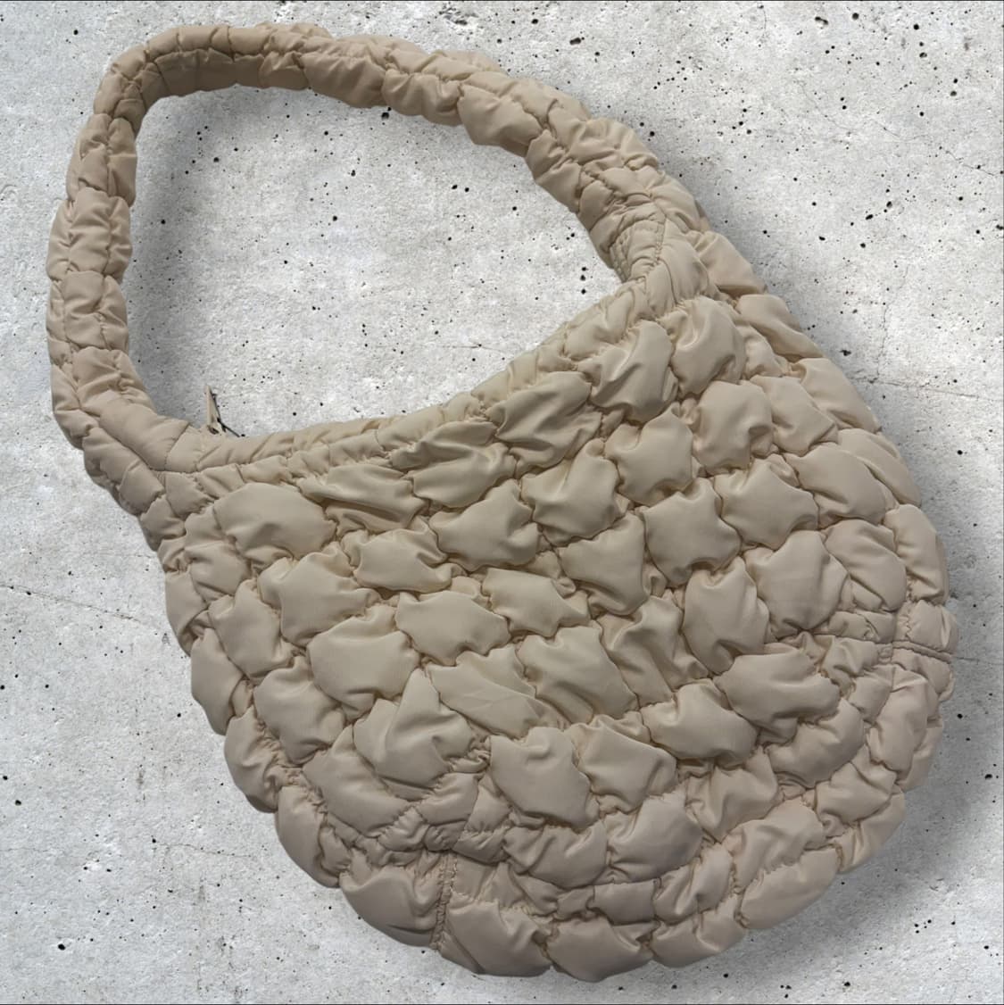 코스 COS 퀼티드 숄더백 베이지 상품이미지1