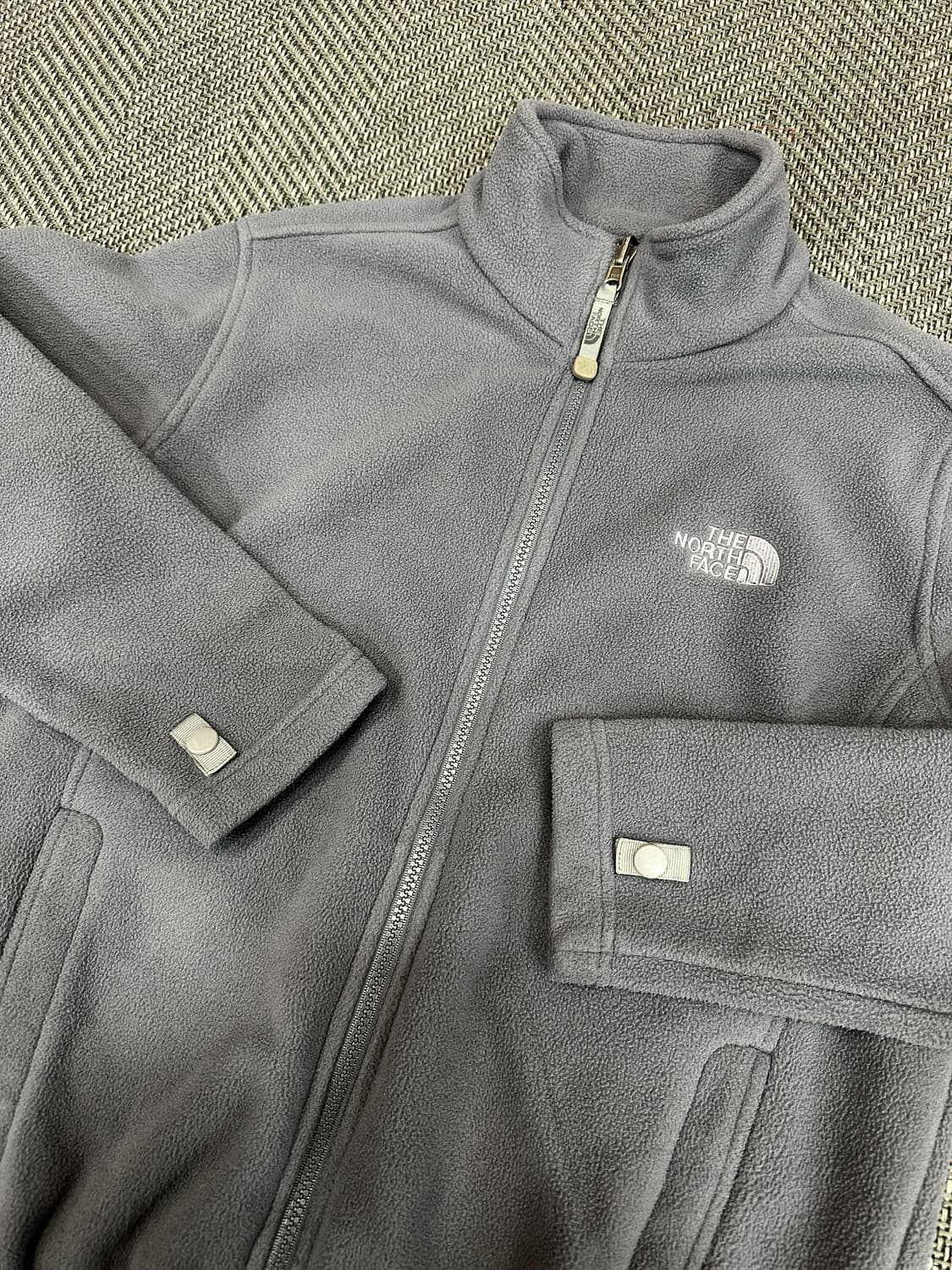 노스페이스 후리스 챠콜그레이 상품이미지2