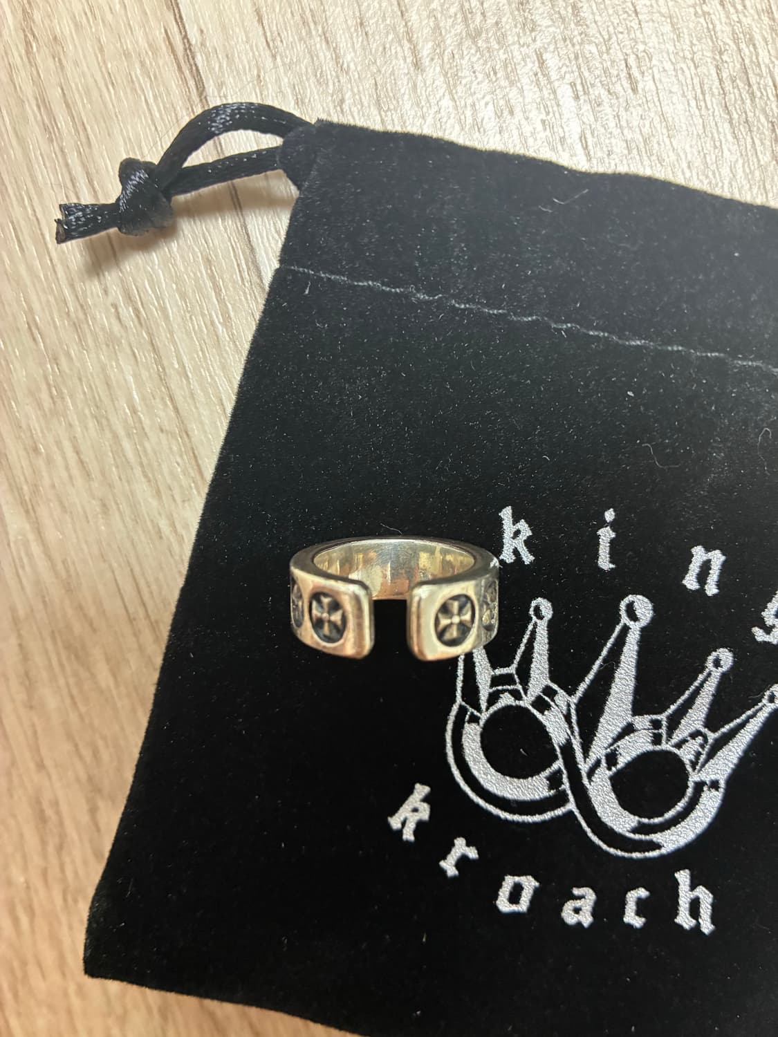 [새상품 풀박스] 킹크로치 블랙 크로스 티 반지 M사이즈 상품이미지4