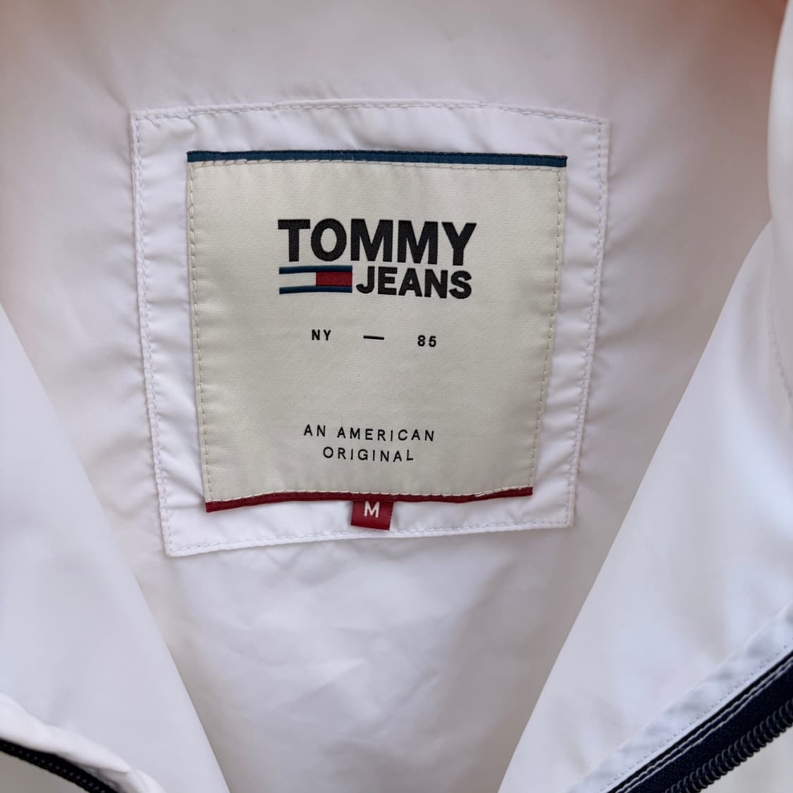 타미 진스 화이트 스몰로고 바람막이 자켓(M) 상품이미지5