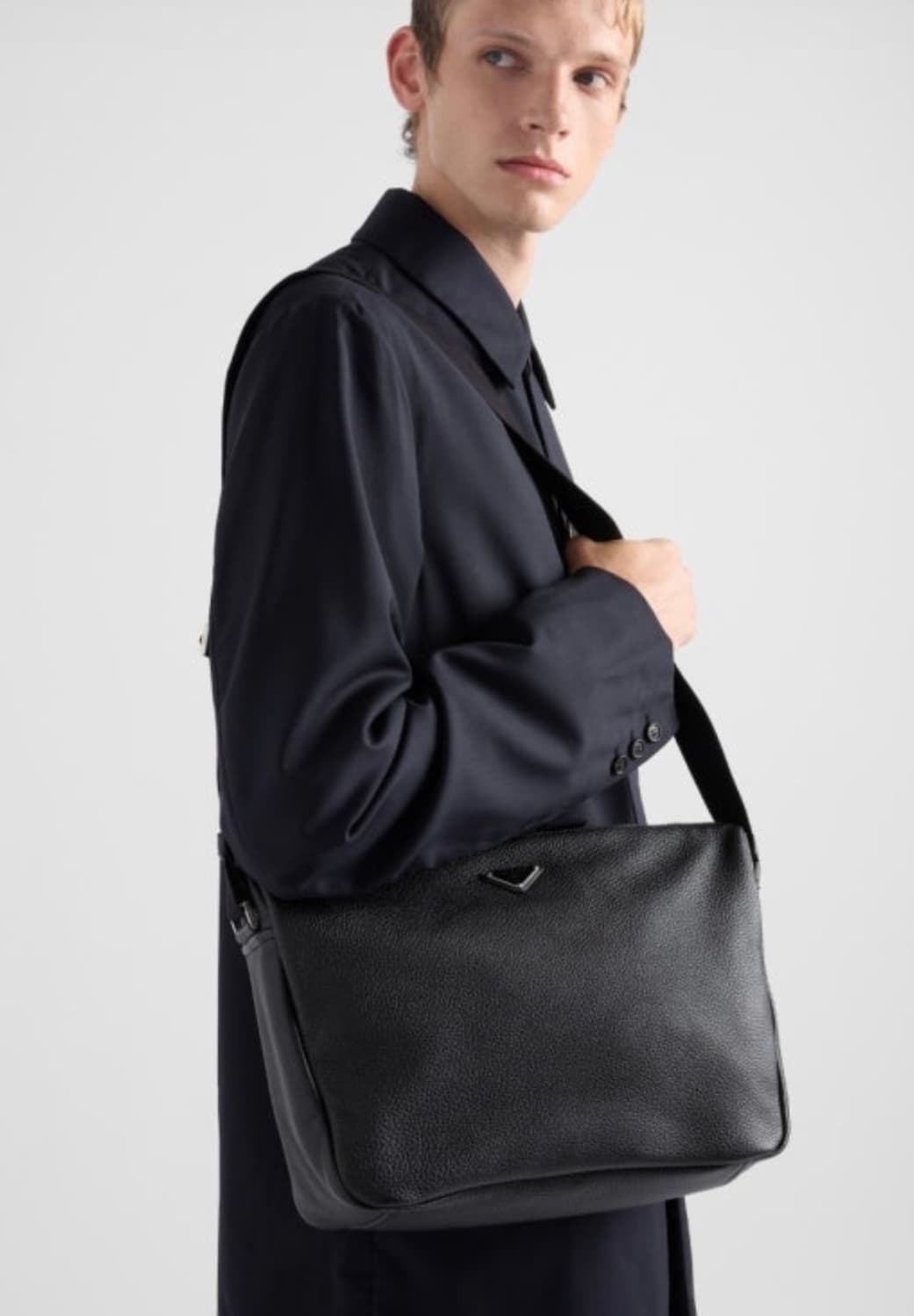 프라다 2VH182 가죽 숄더백 상품이미지1