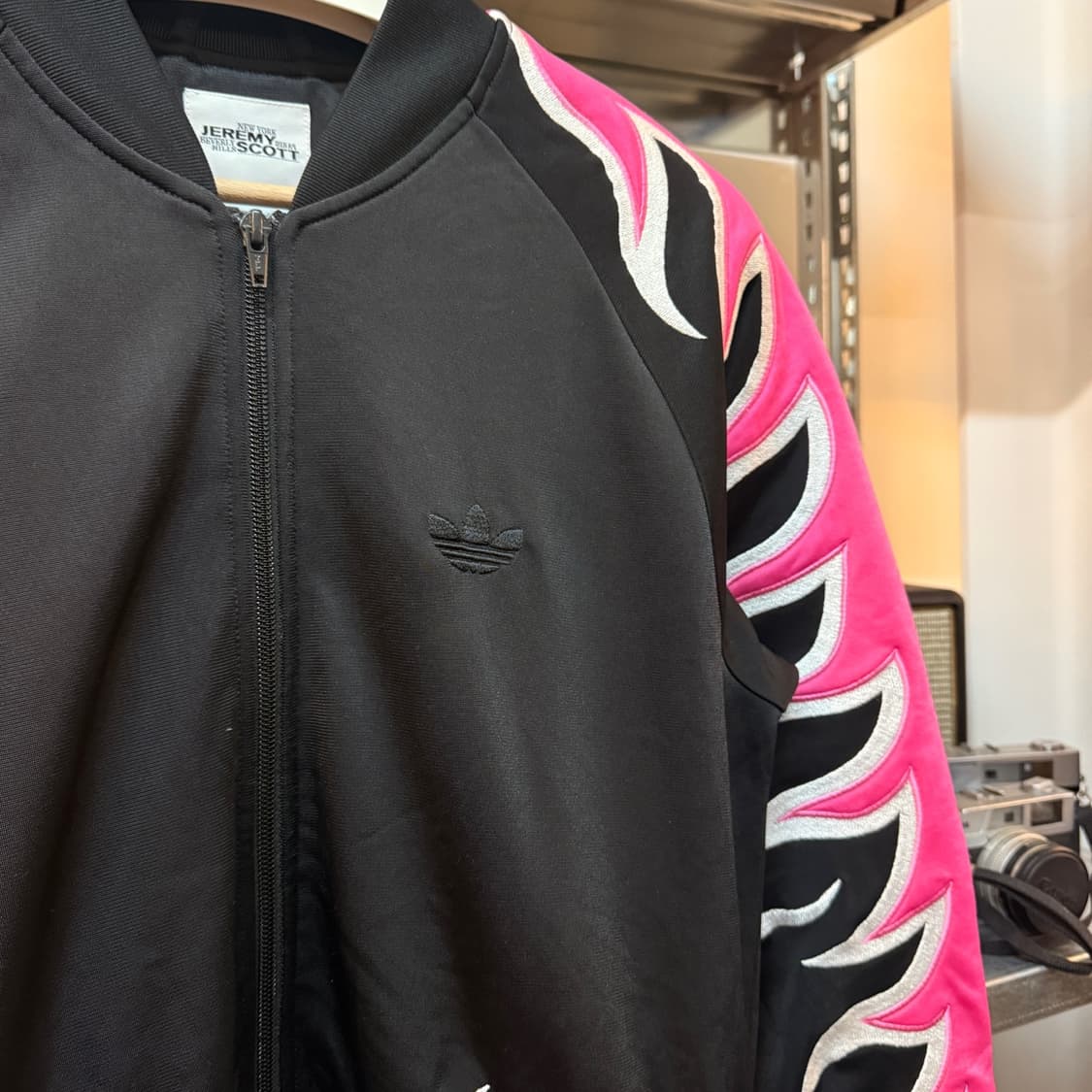 아디다스 X 제레미 스캇 파이어 플레임 트랙탑 져지 상품이미지4