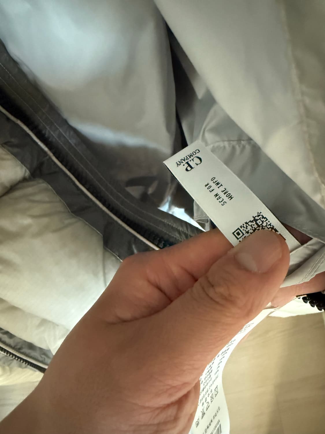 [XL] CP컴퍼니 디디쉘 루나락 상품이미지4