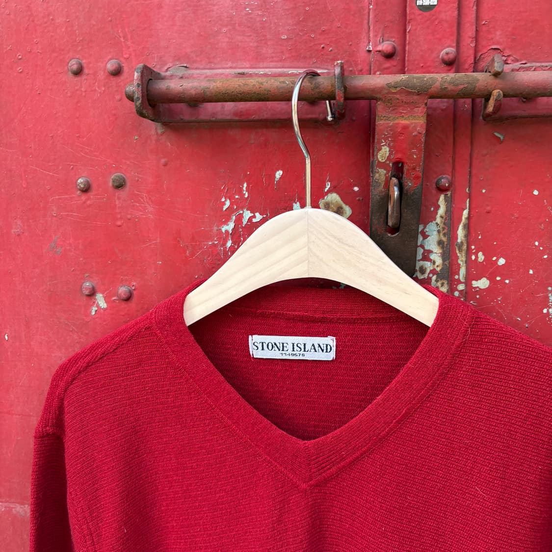 스톤아일랜드 브이넥 레드 스웨터 상품이미지2