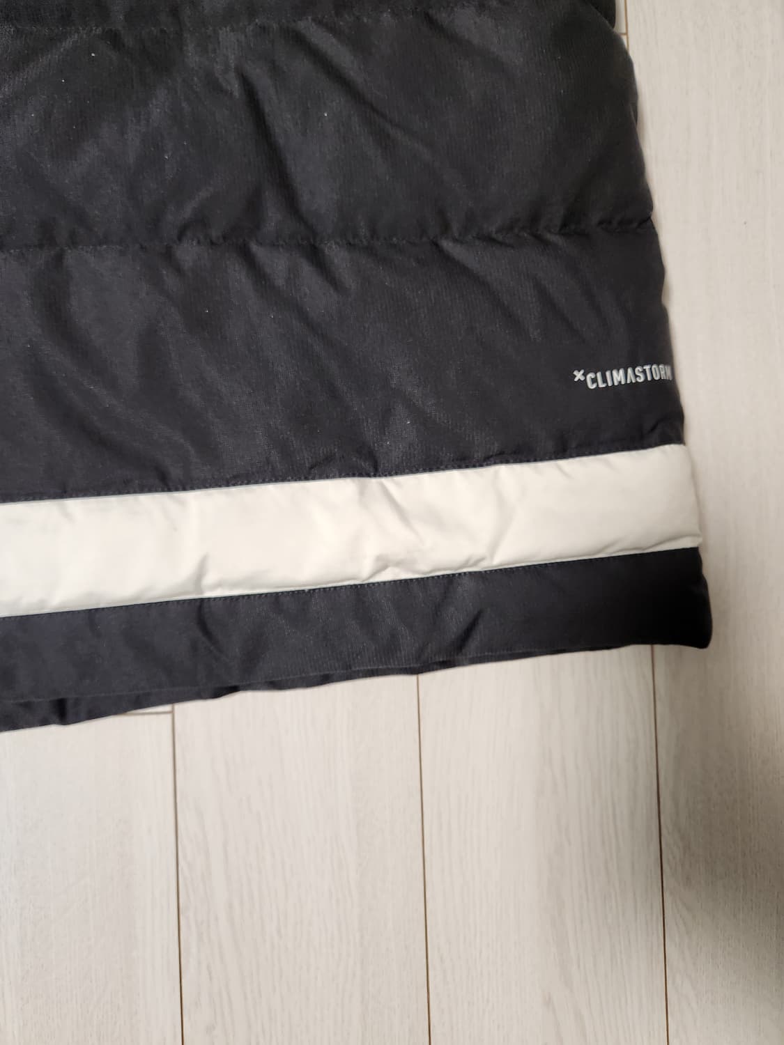 아디다스 티로15 롱패딩

사용감 및 흰부분들 때타있어요(사진참조,손빨래 상품이미지9